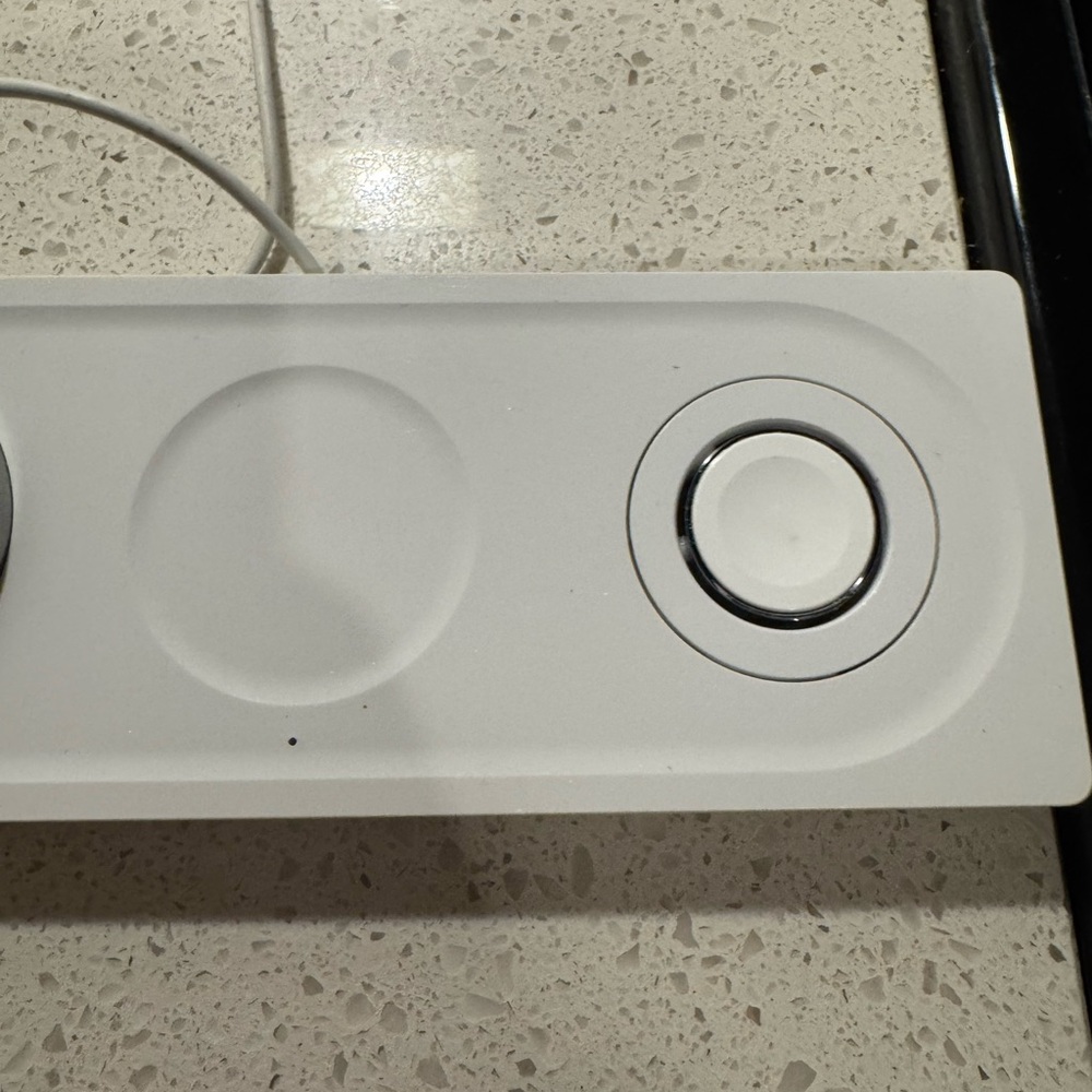 Belkin BOOSTCHARGE PRO 3-in-1 Wireless Charging Pad with MagSafe - White - Picture 3 of 11